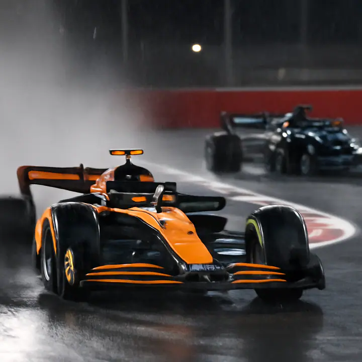 Las Vegas GP: Norris brilla y Hamilton se hunde, el Mundial se recalienta